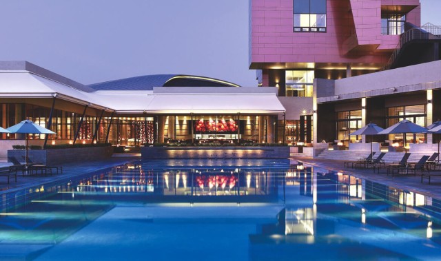 高尔夫俱乐部 户外泳池